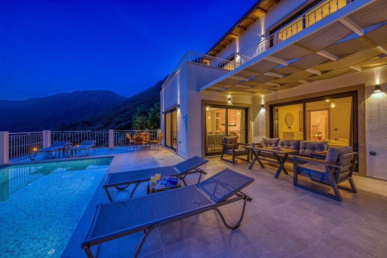 Villa Poeta — 3