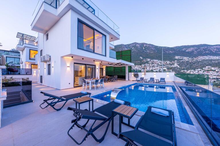 Villa Lovelet 2 — 3