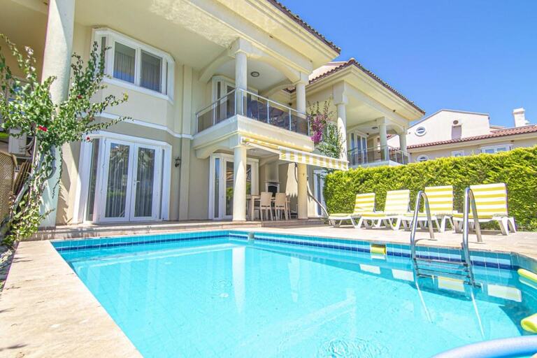 Villa Pearl 8 — 3