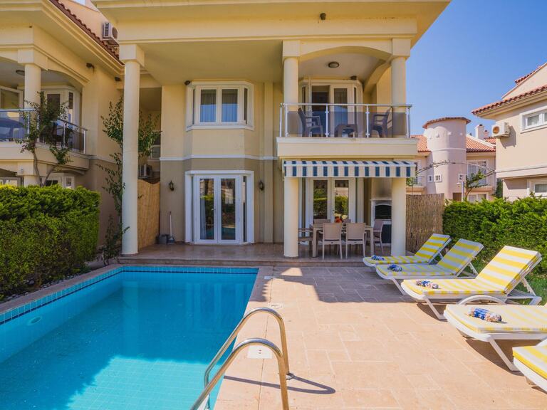 Villa Pearl 9 — 3