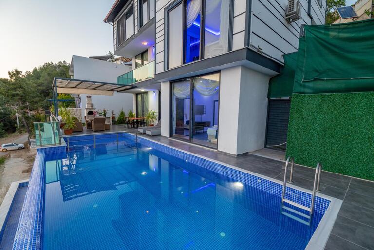 Villa Eagle 1 — 2