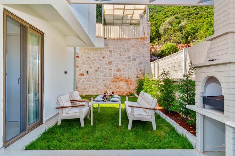 Villa Lumina — 2