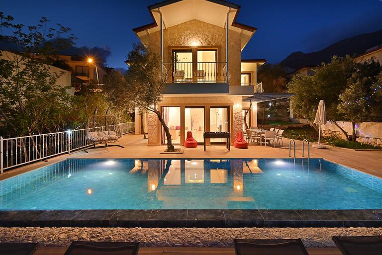 Villa Hermes 1 — 2