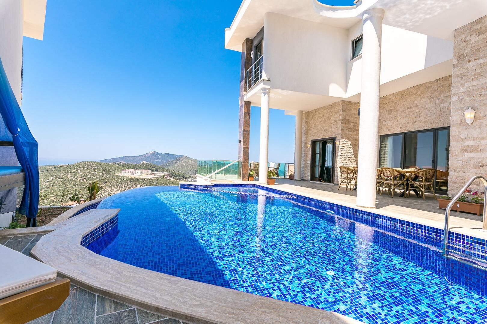 Villa Hills Excellence — 8