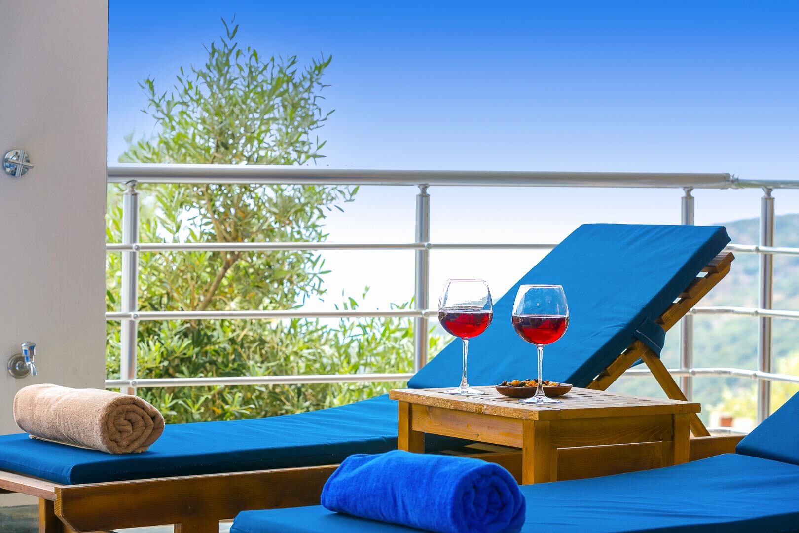 Villa Hills Spring — 8