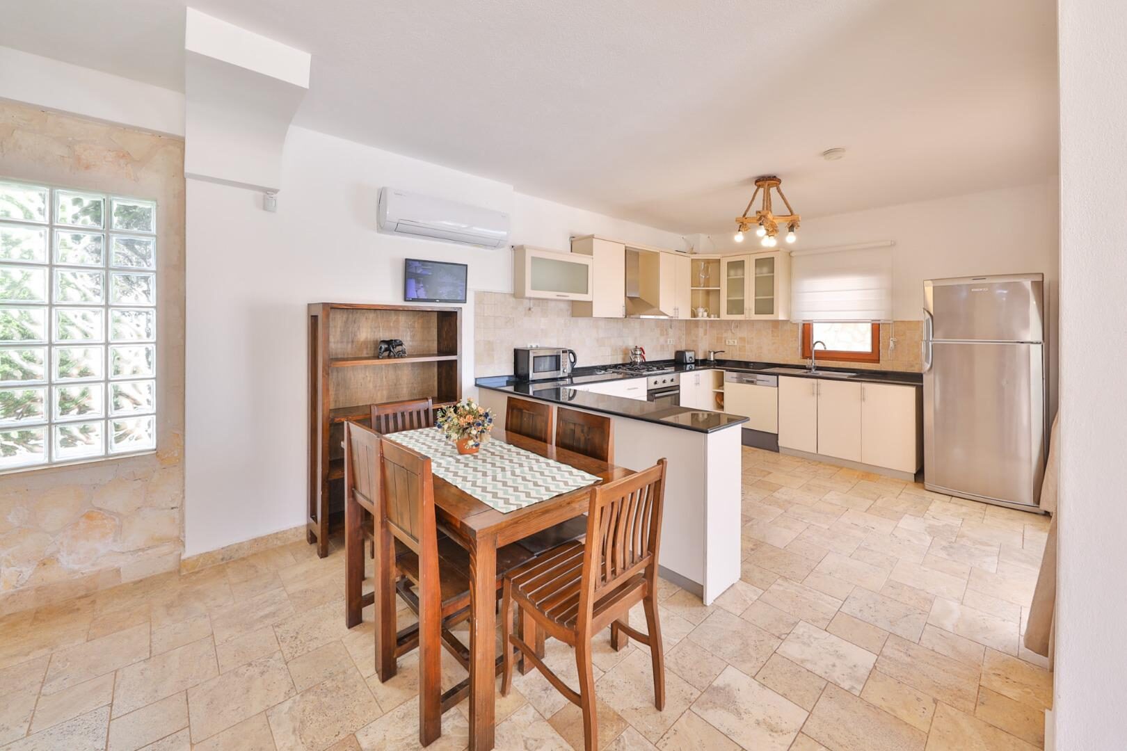 Villa Serta — 18