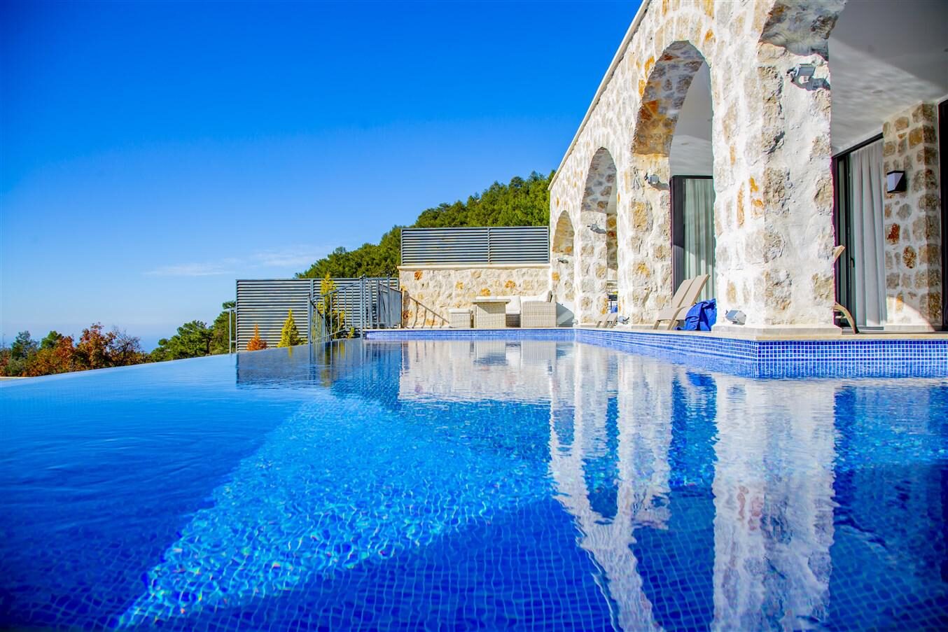 Villa Royal 3 — 4