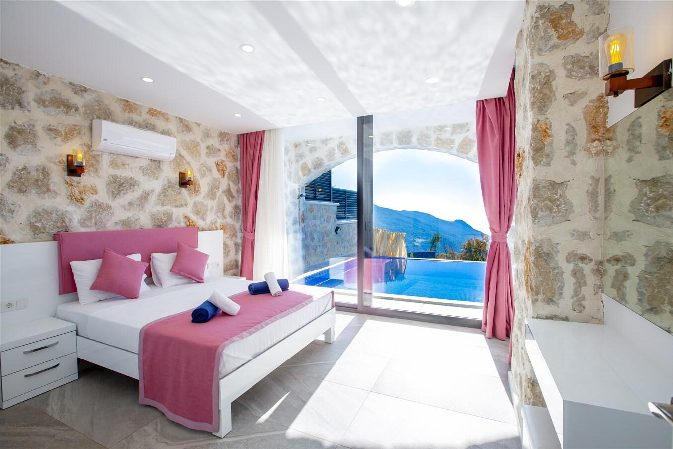 Villa Royal 3 — 14