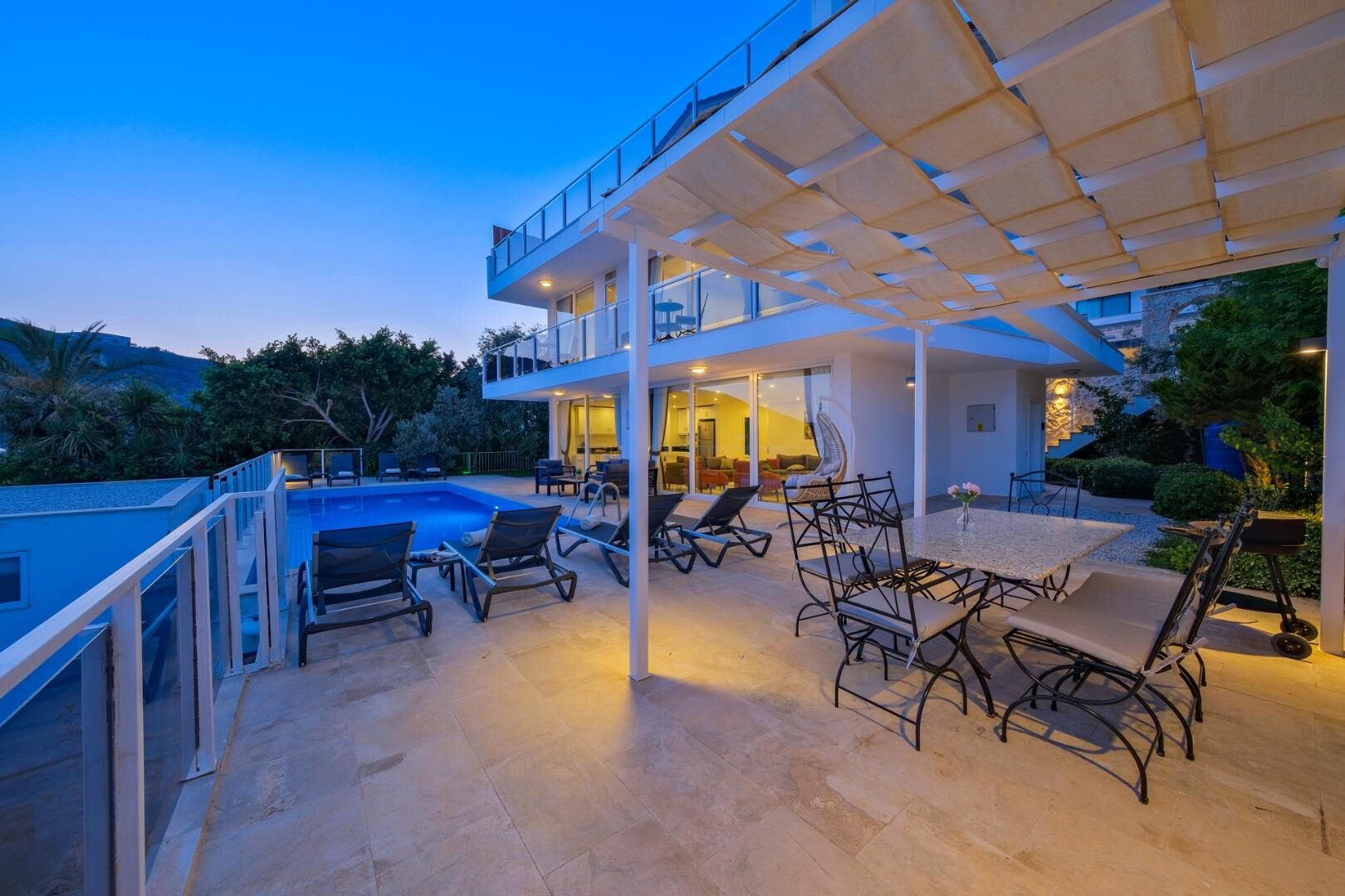 Villa Lumiere 3 — 3