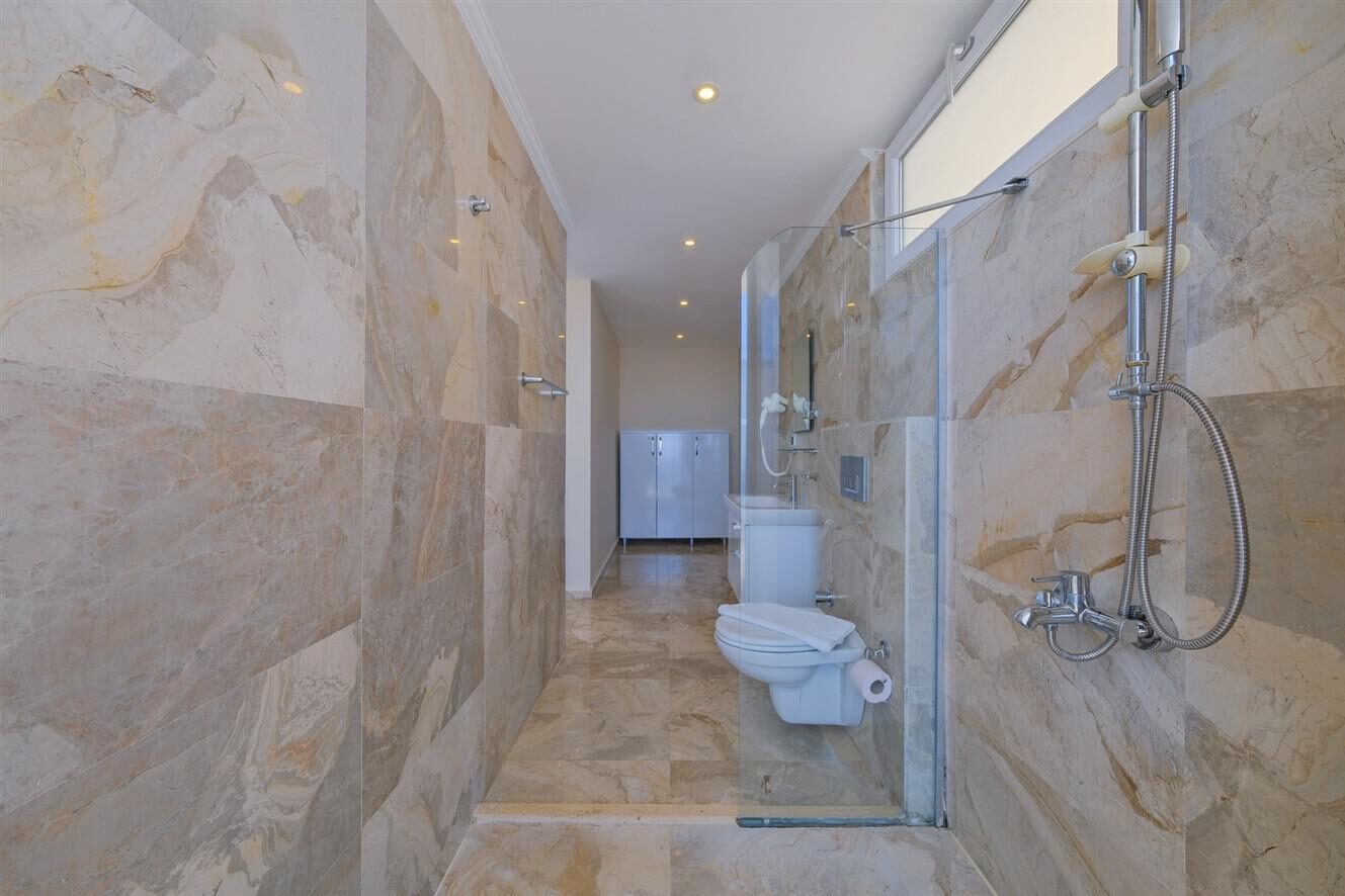 Villa Lumiere 1 — 56