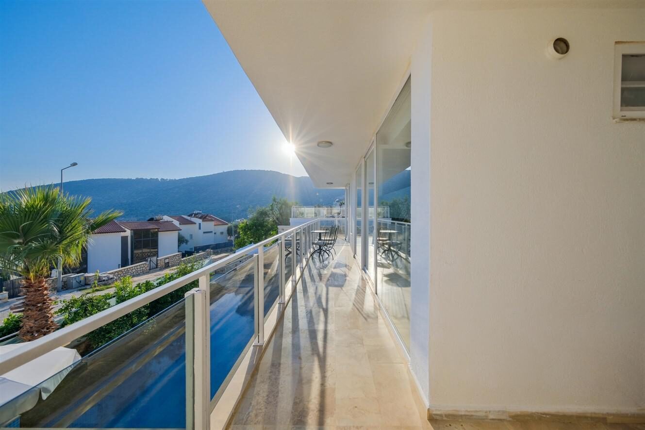 Villa Lumiere 1 — 75