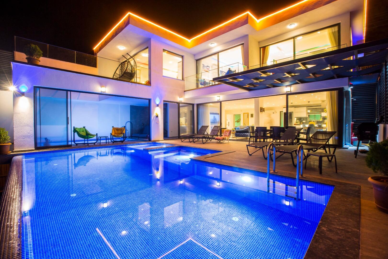 Villa Fantastik — 20