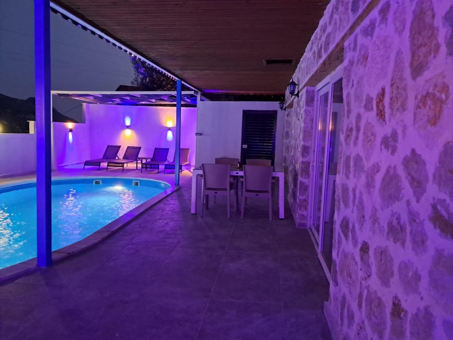Villa Tema — 10