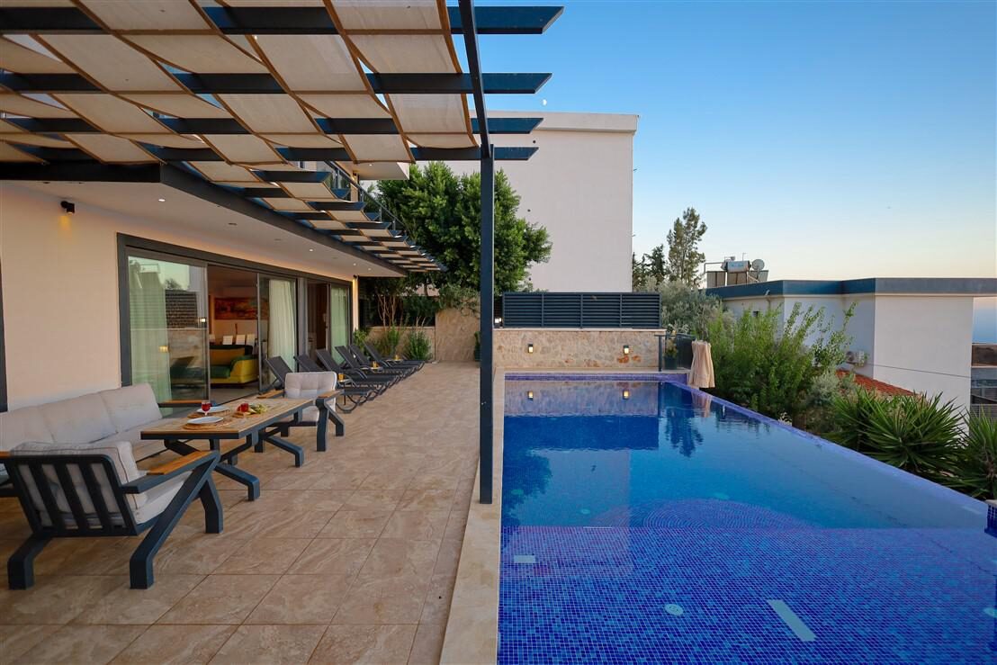 Villa Yusef — 10