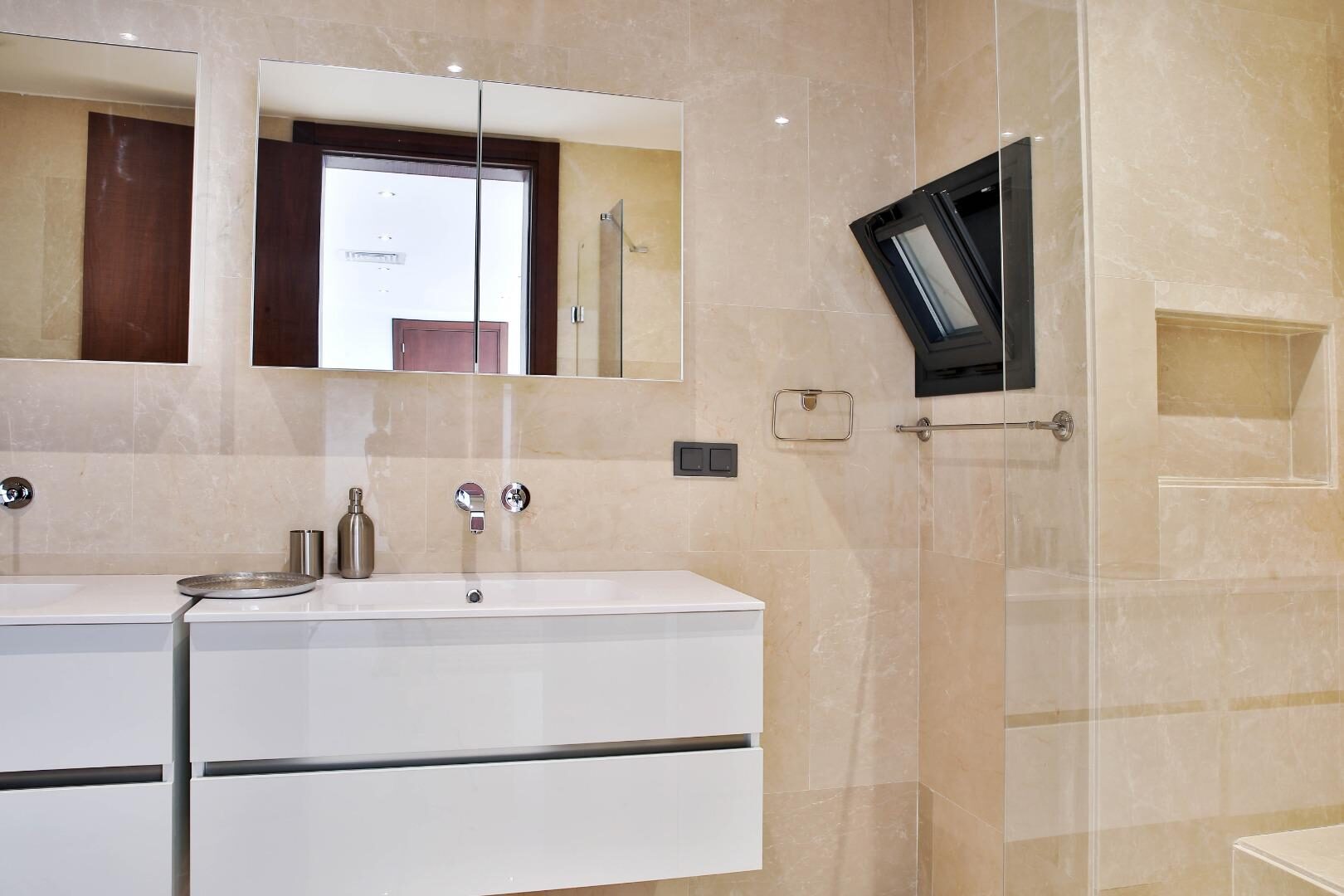 Villa Bambi 443 — 112