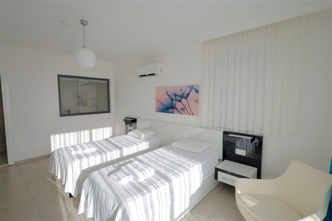 Villa Yusef — 61