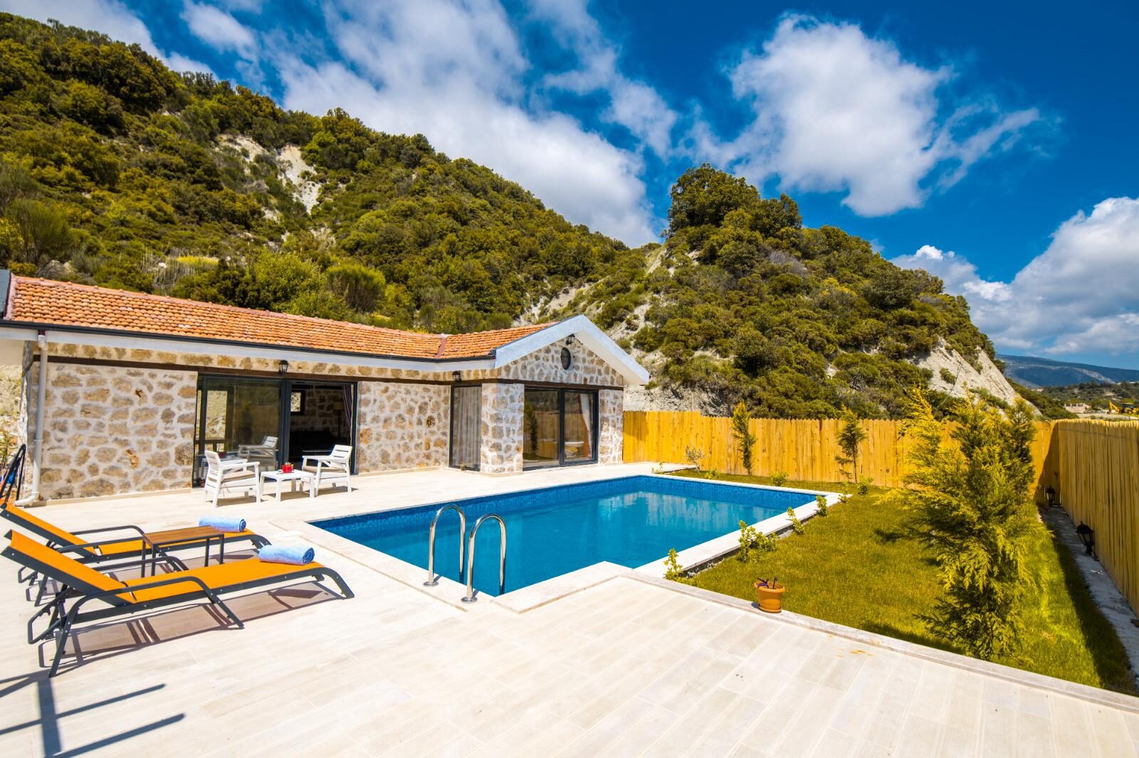 Villa Medis 2 — 3