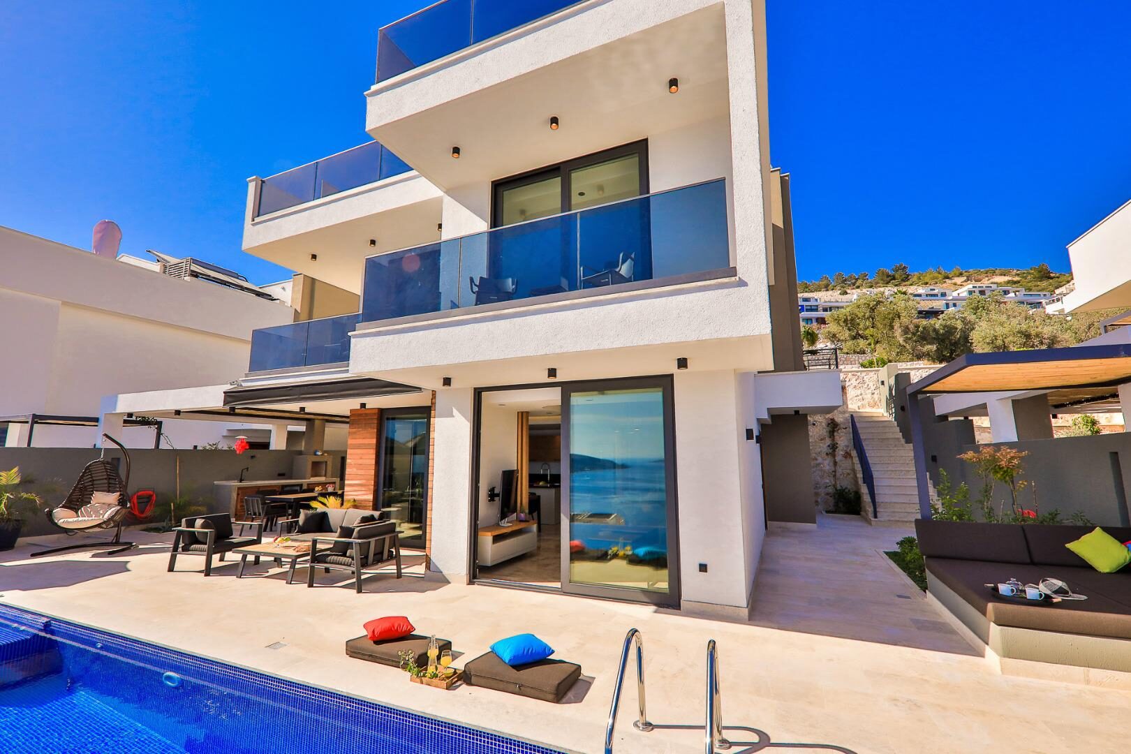Villa Sweet — 6
