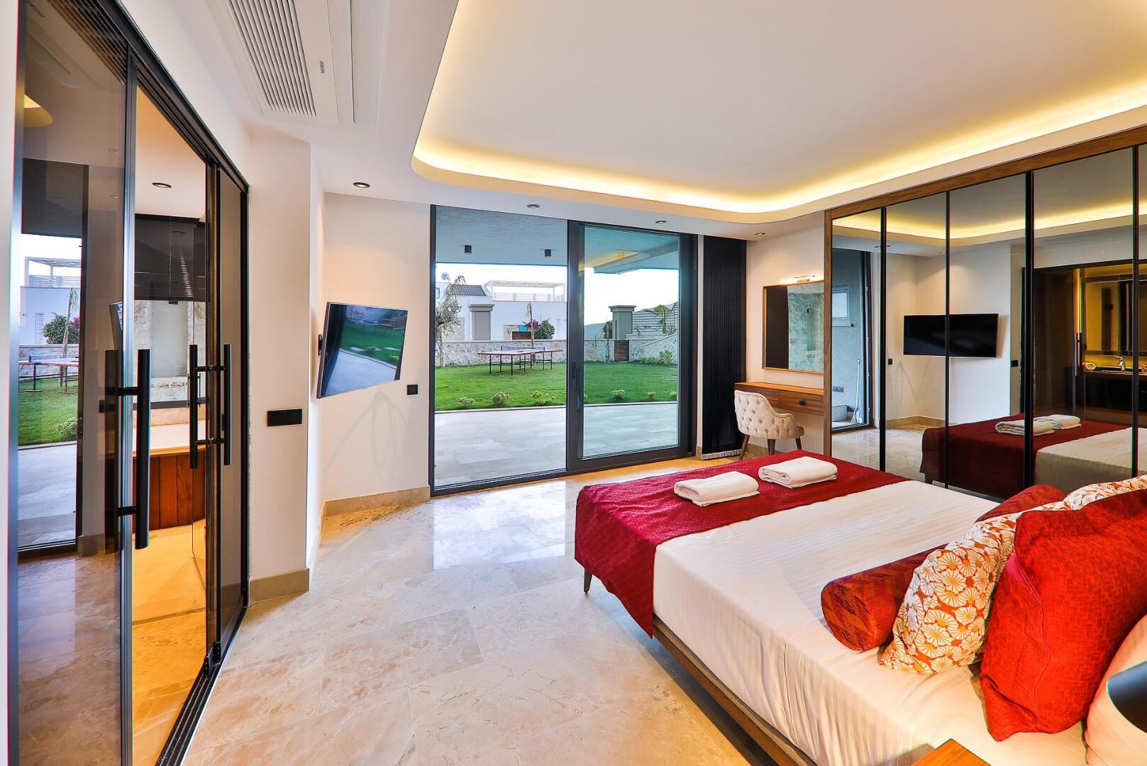 Villa Dreams — 14