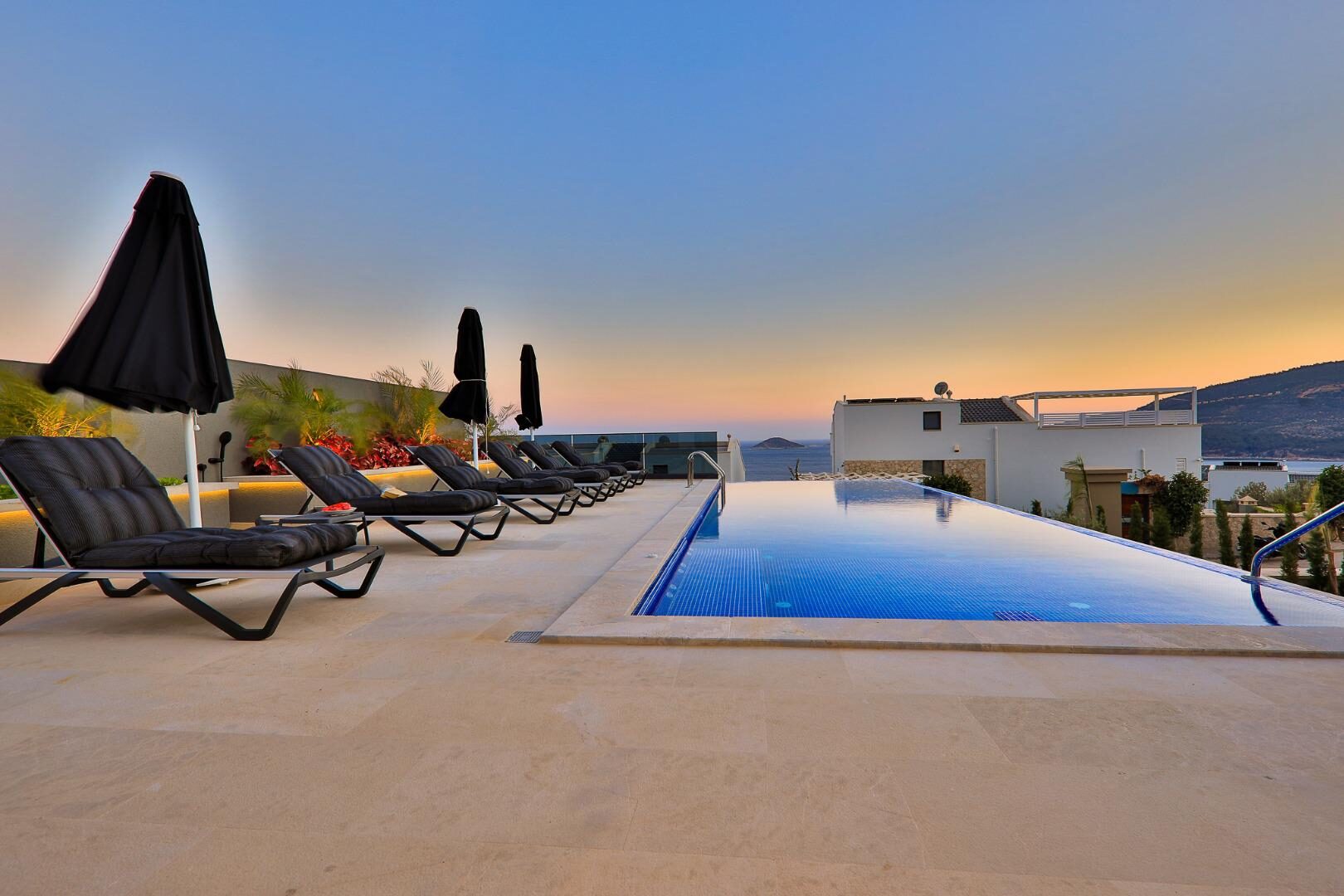 Villa Dreams — 33