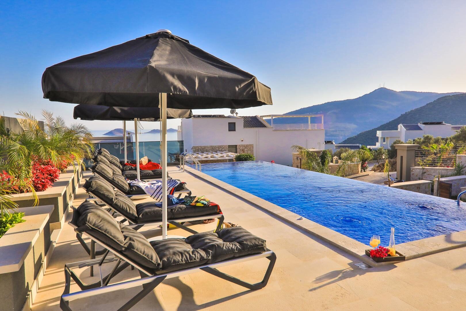 Villa Dreams — 52
