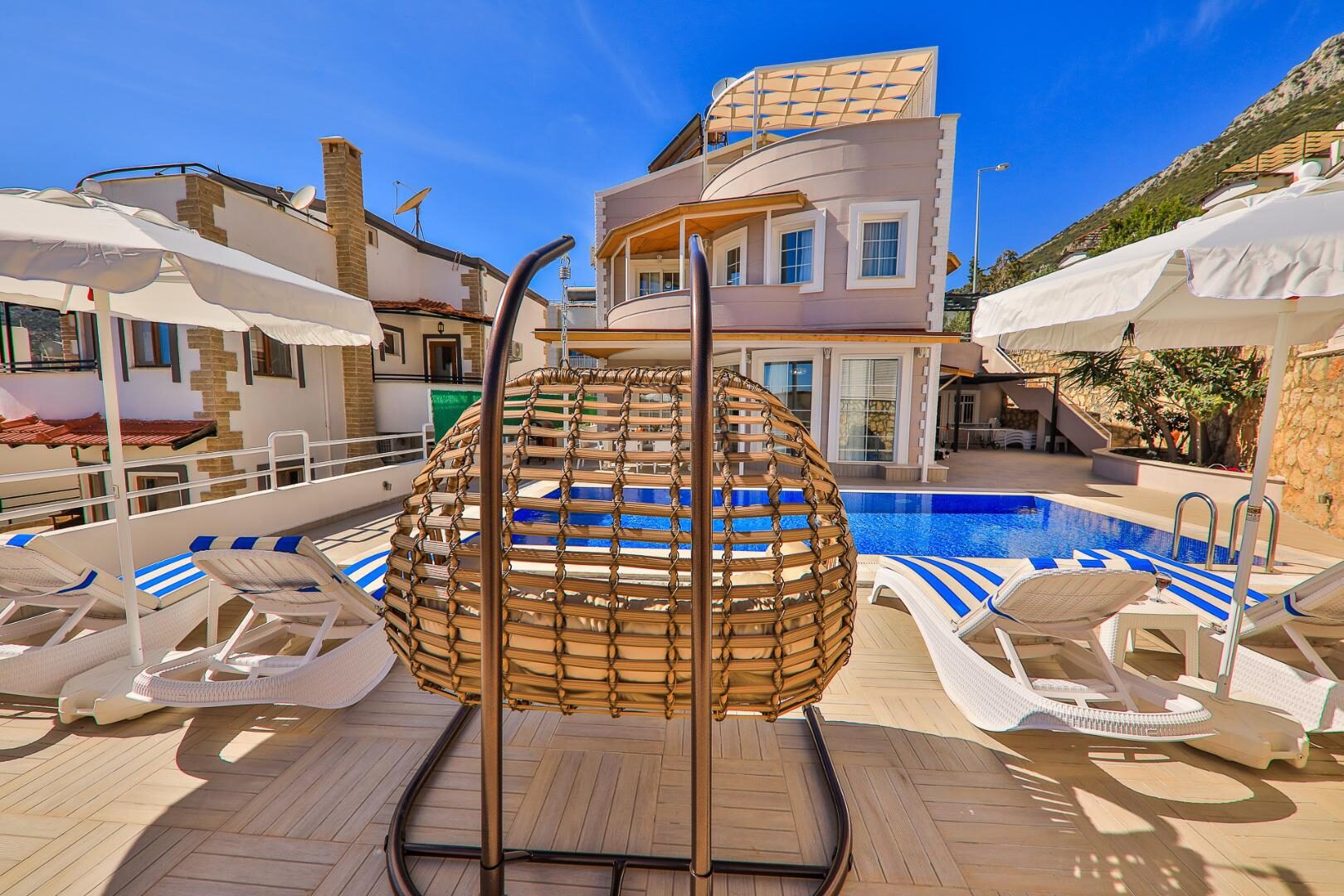 Villa Bitcoin — 12
