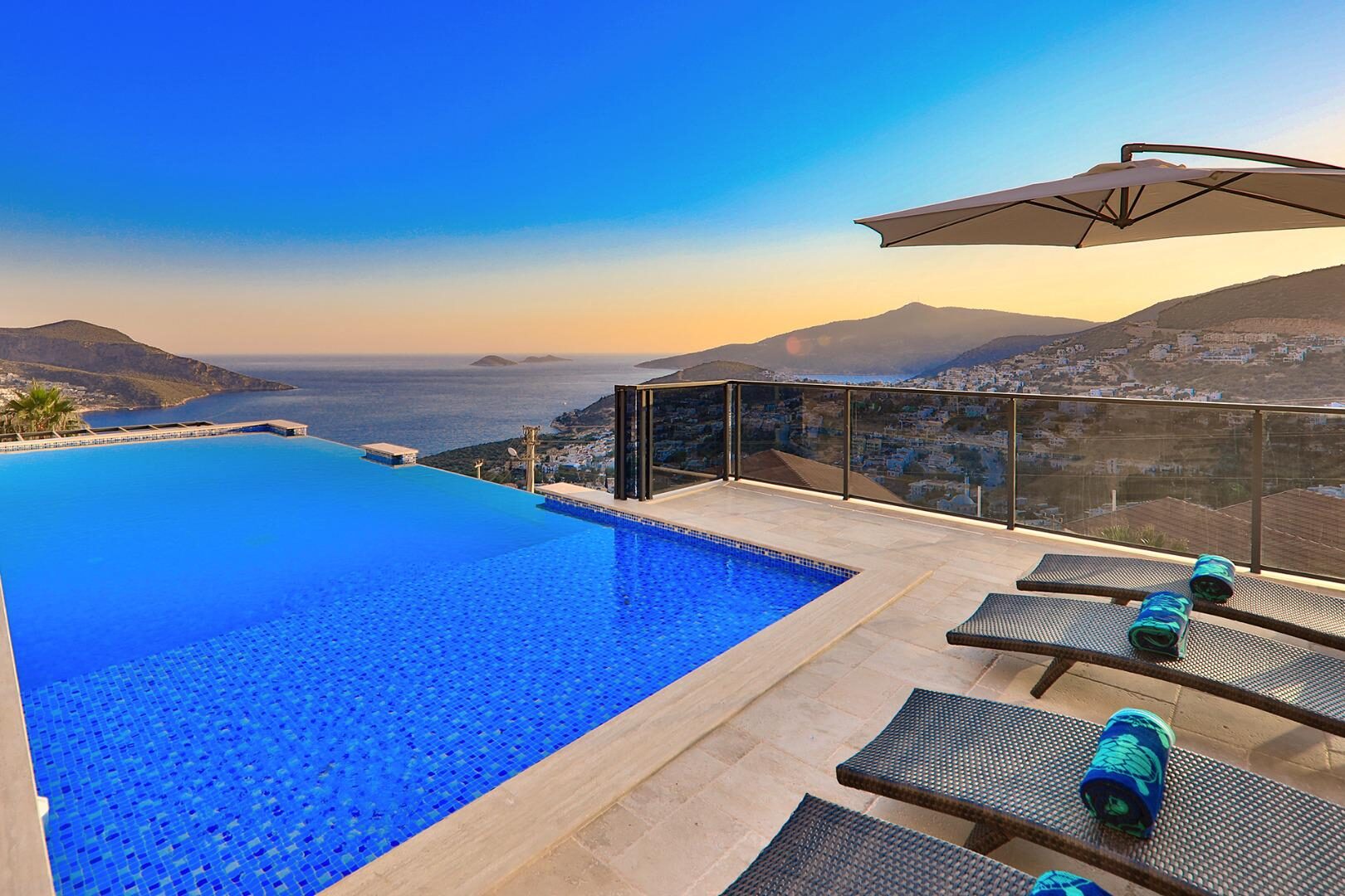Villa Luxury — 8
