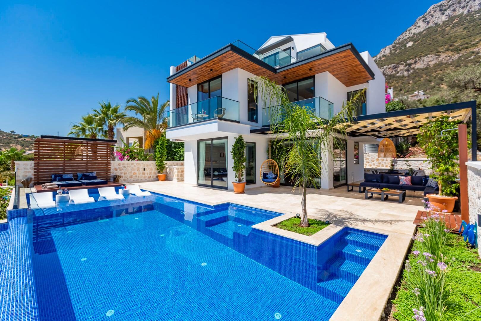 Villa Phi — 2