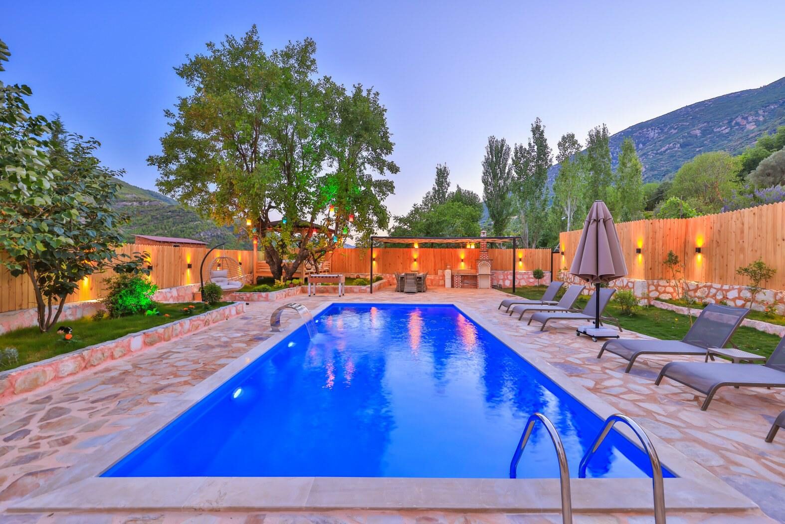 Villa Dr — 19