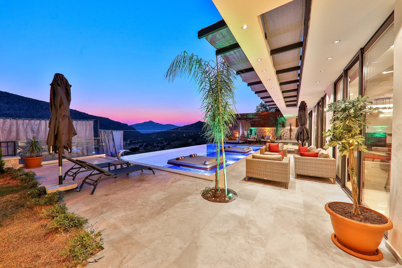 Villa Glorious — 36