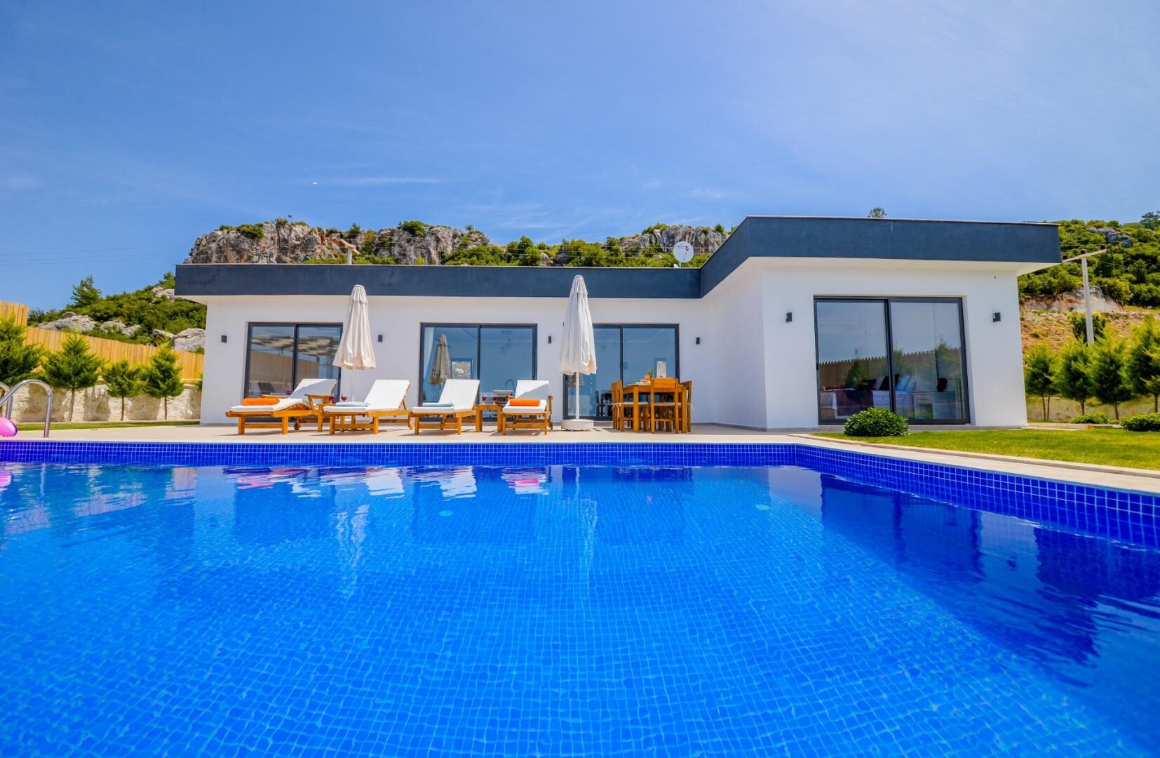 Villa Neco Doğu — 2