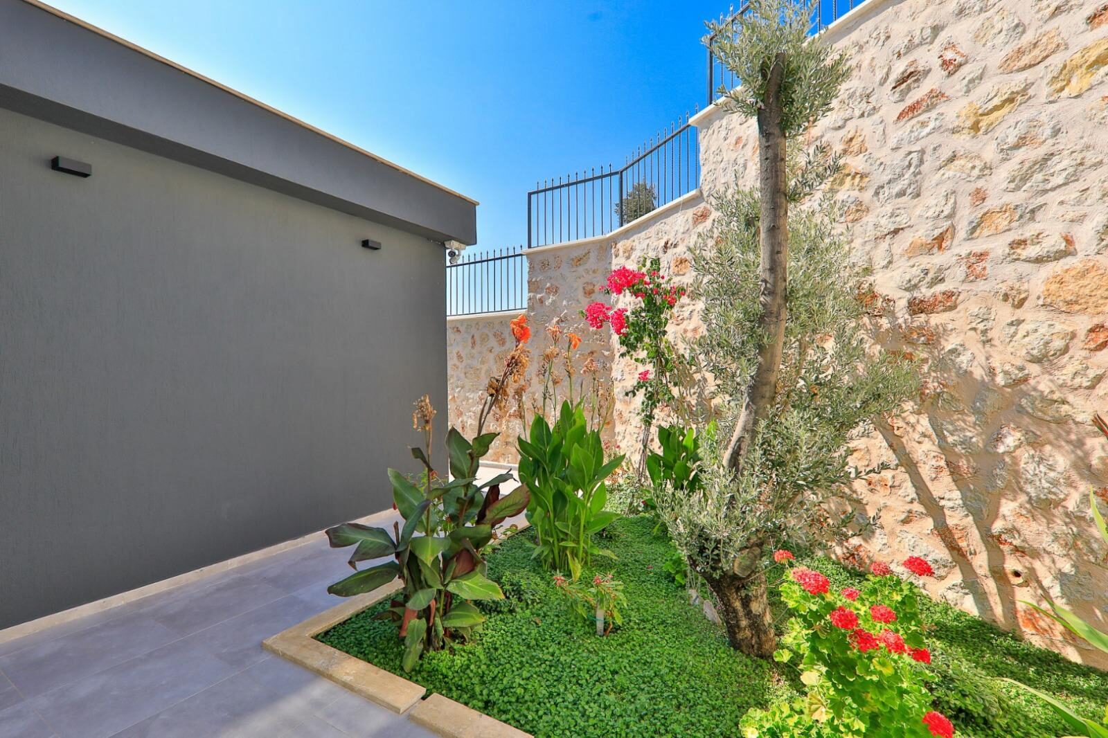 Villa Royal Romeo — 30