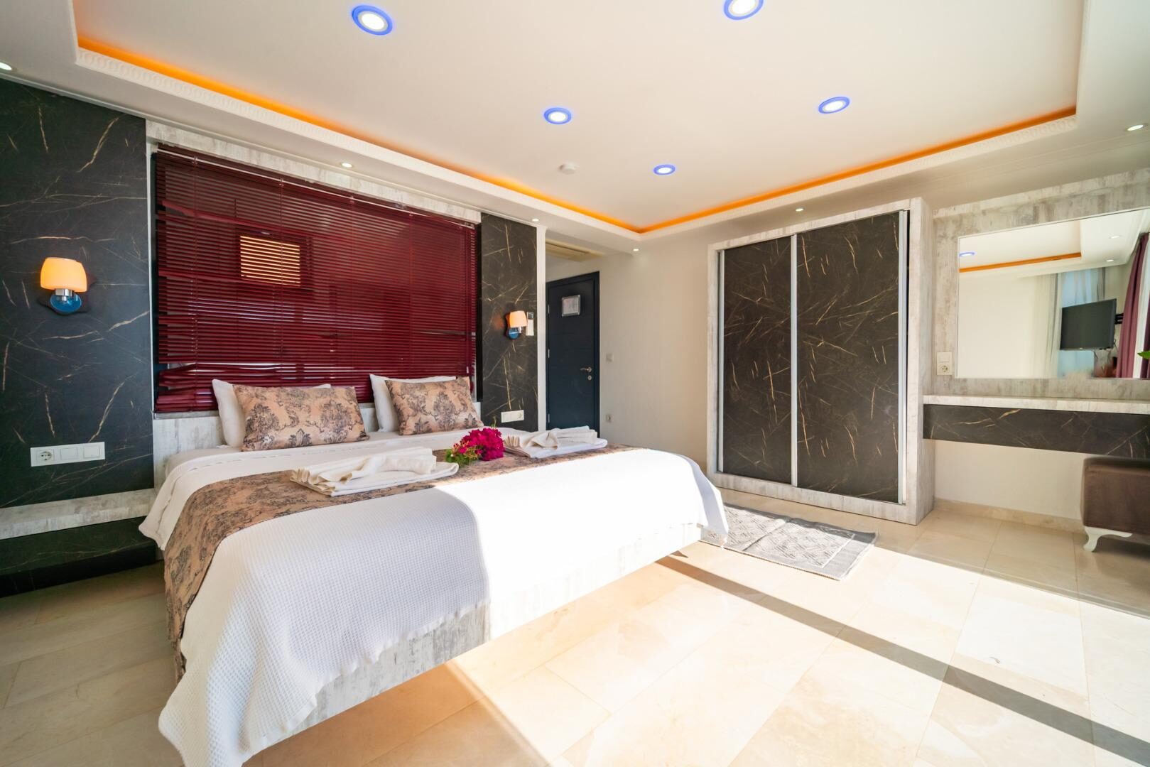 Villa Hyperion — 90