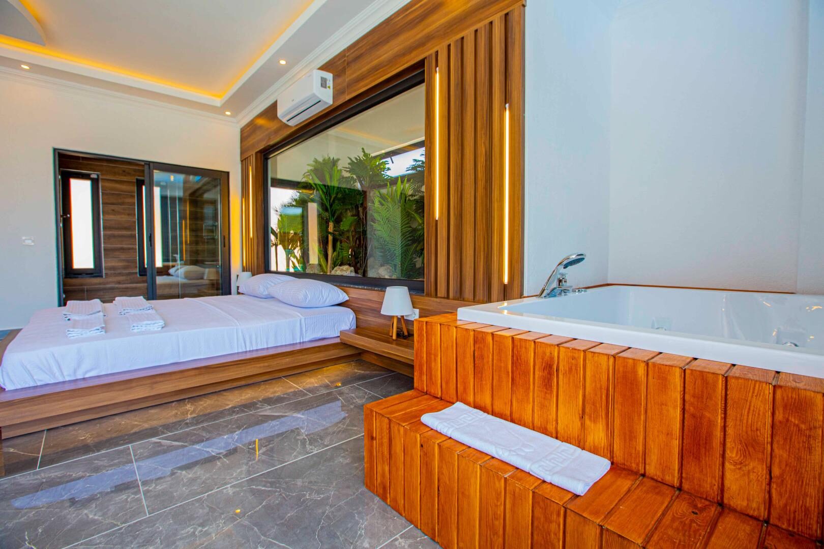 Villa Bahamas — 8
