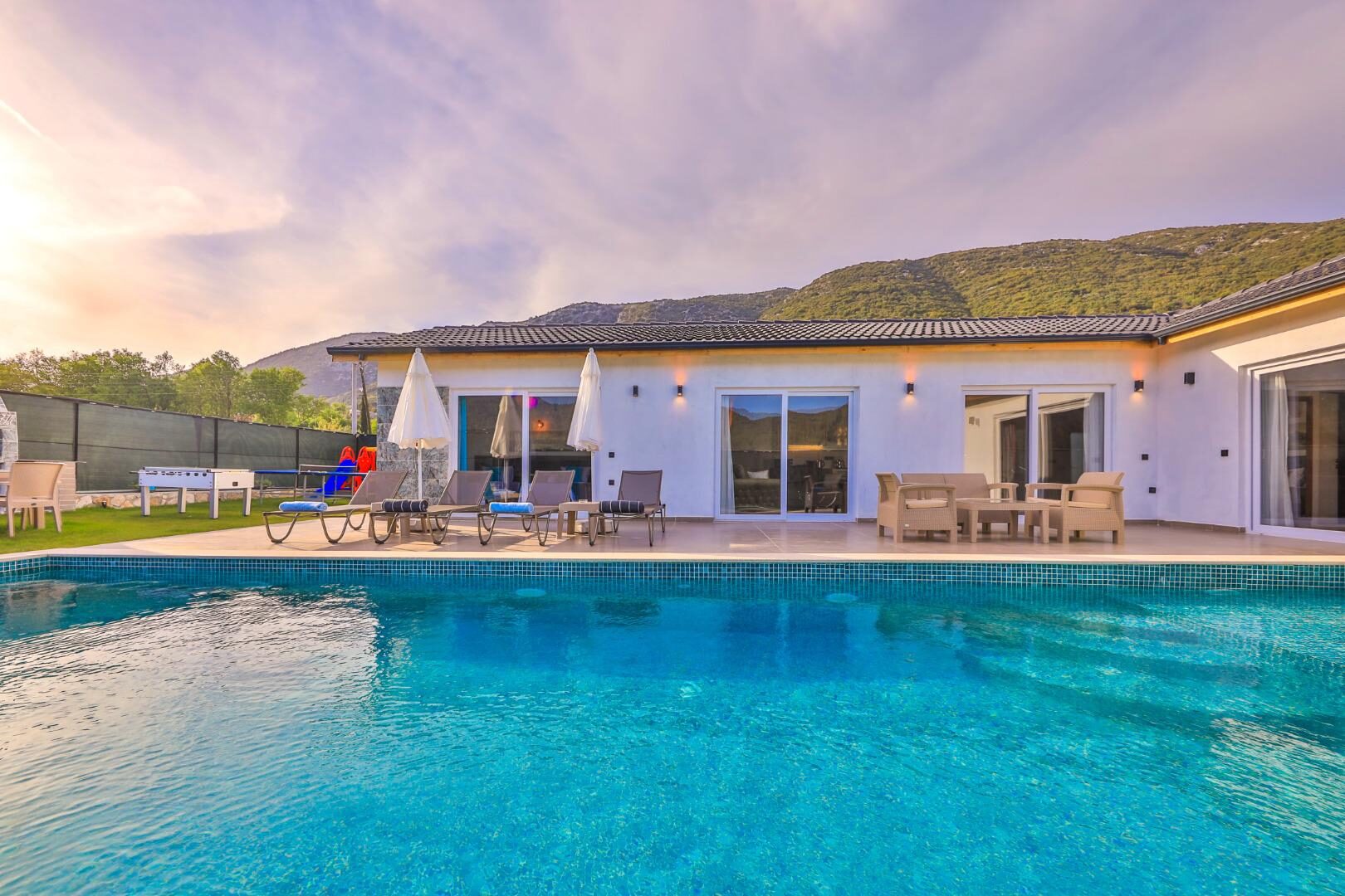 Villa Tawny — 4