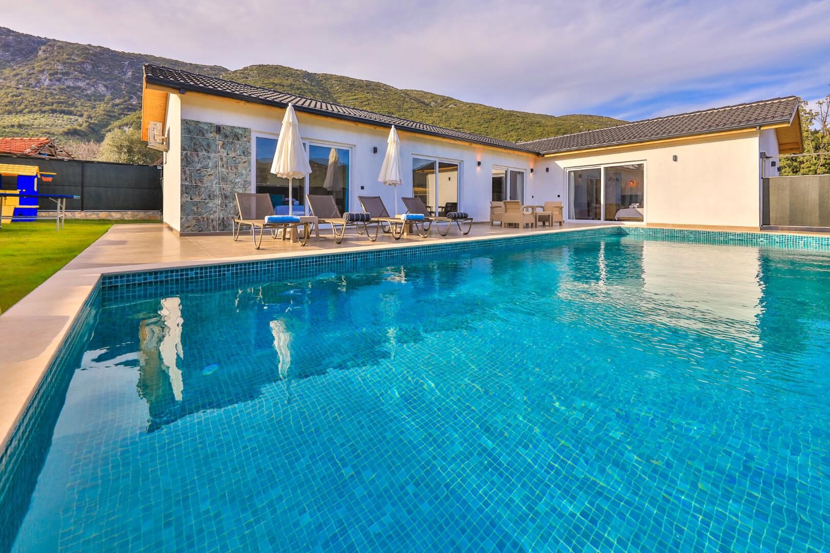 Villa Tawny — 5