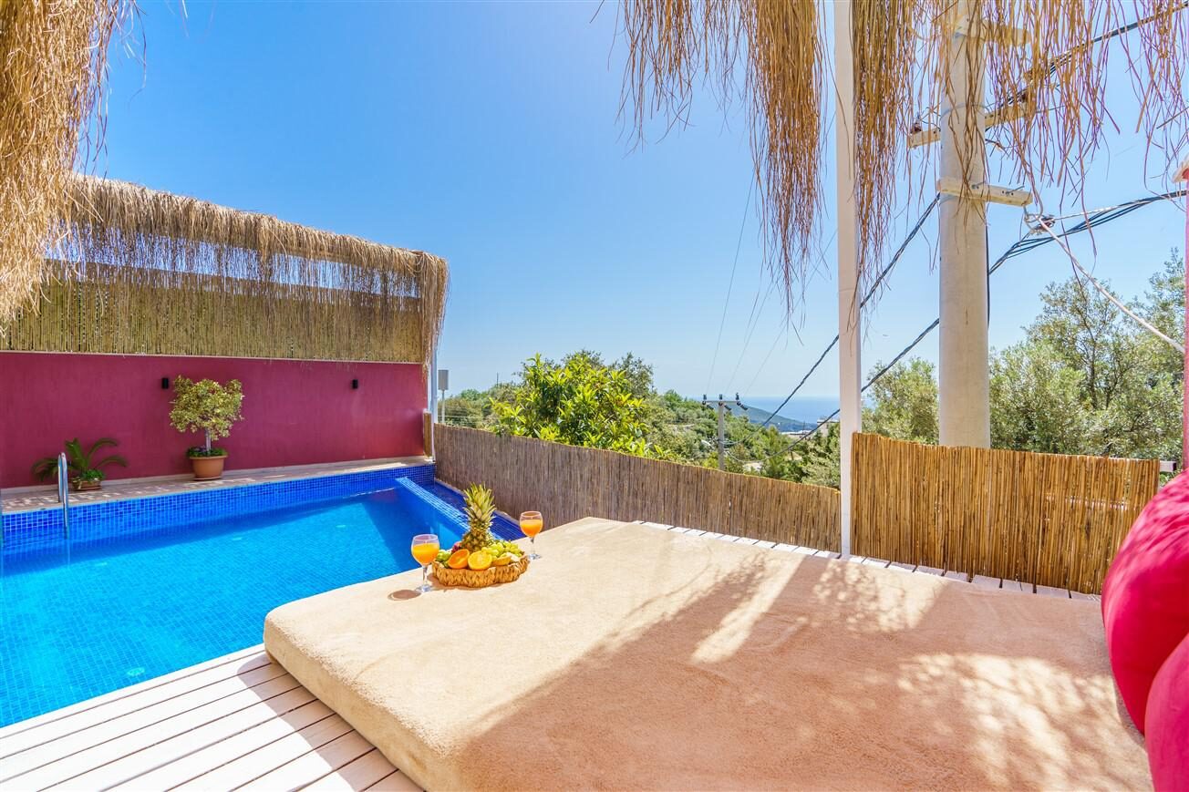 Villa Mira Queen — 4
