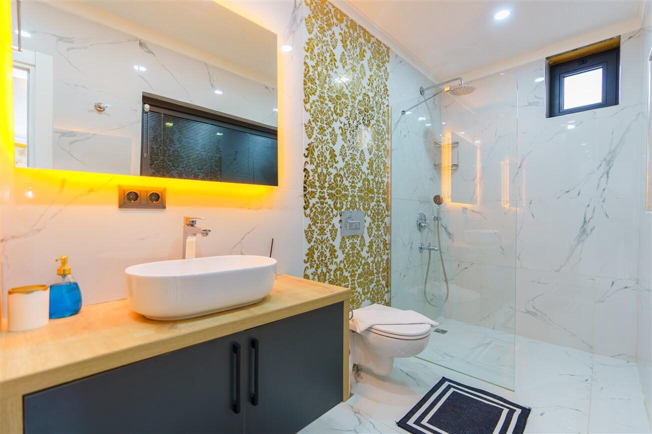 Villa Mira Queen — 57