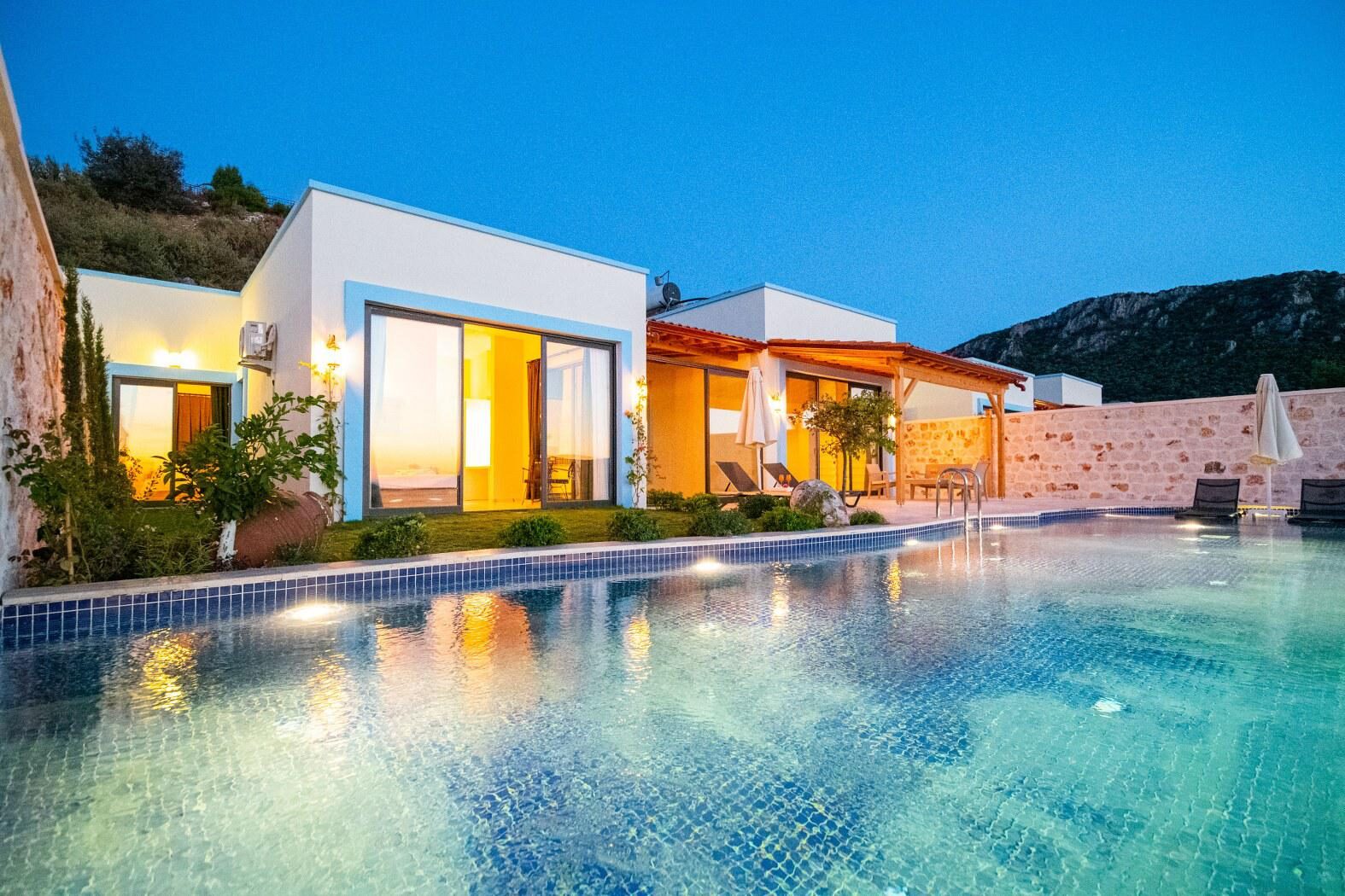 Villa Topaz — 3