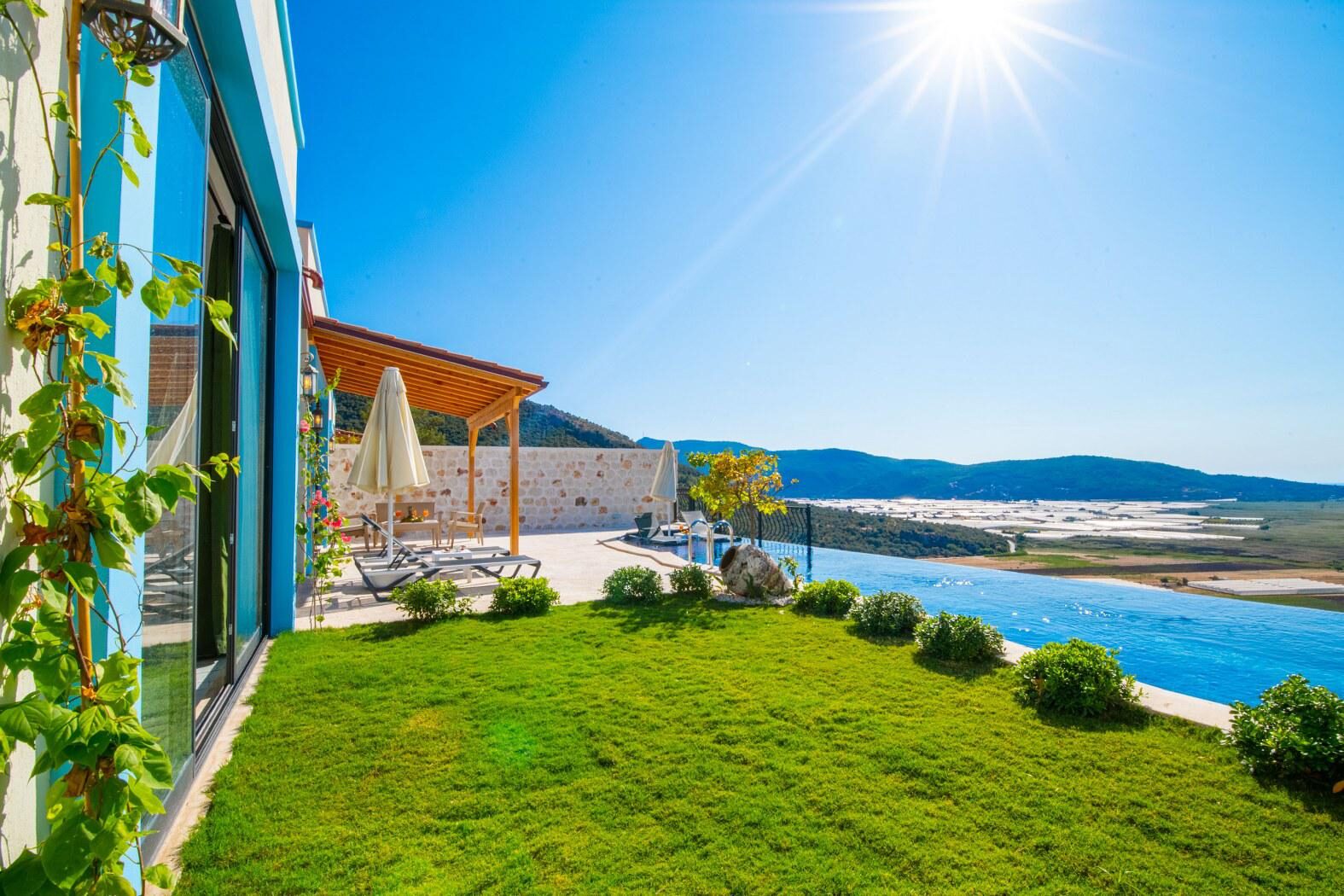 Villa Topaz — 8