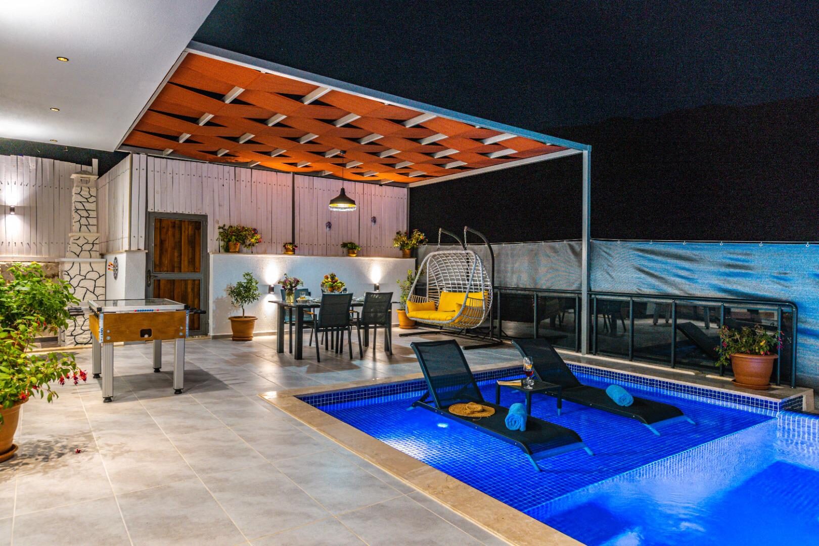 Villa Neon — 7