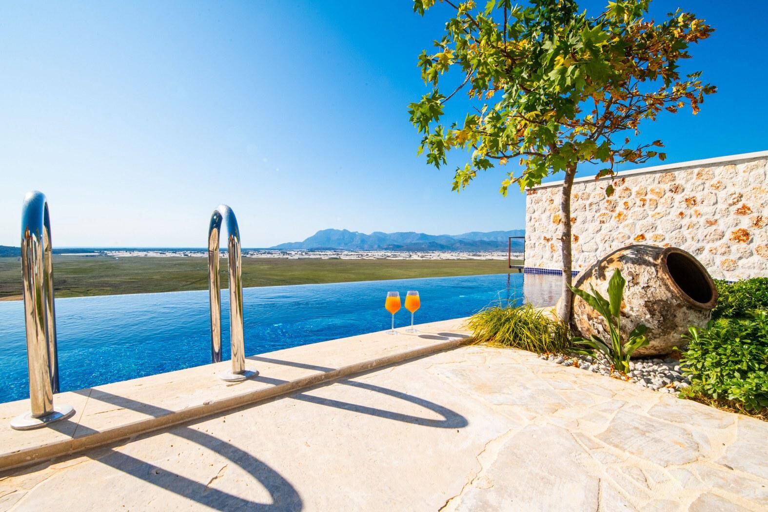 Villa Topaz — 13