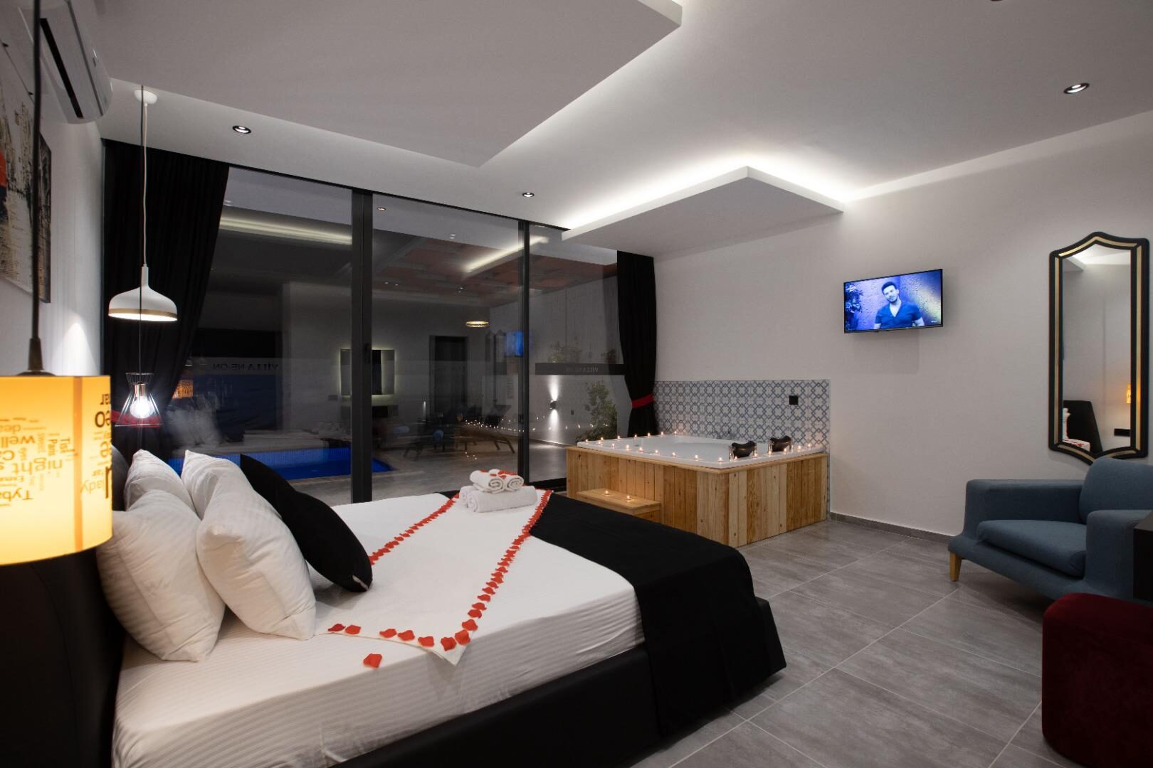 Villa Neon — 27