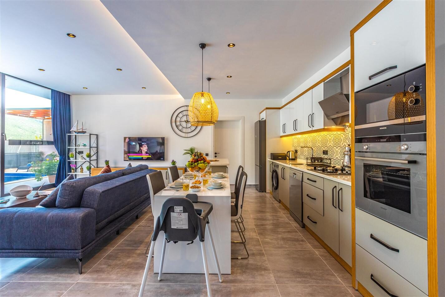 Villa Neon — 52