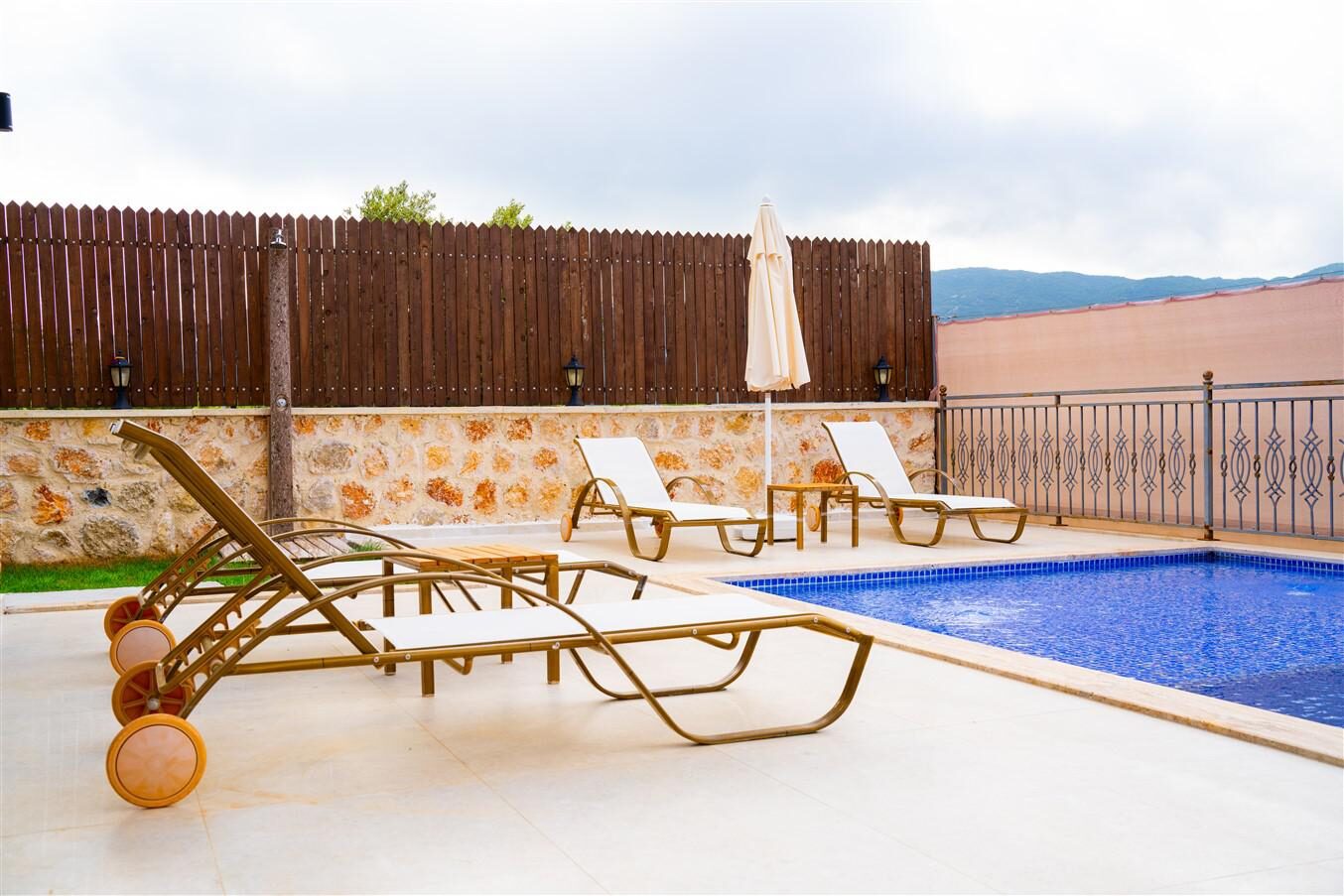 Villa Fiesta — 135