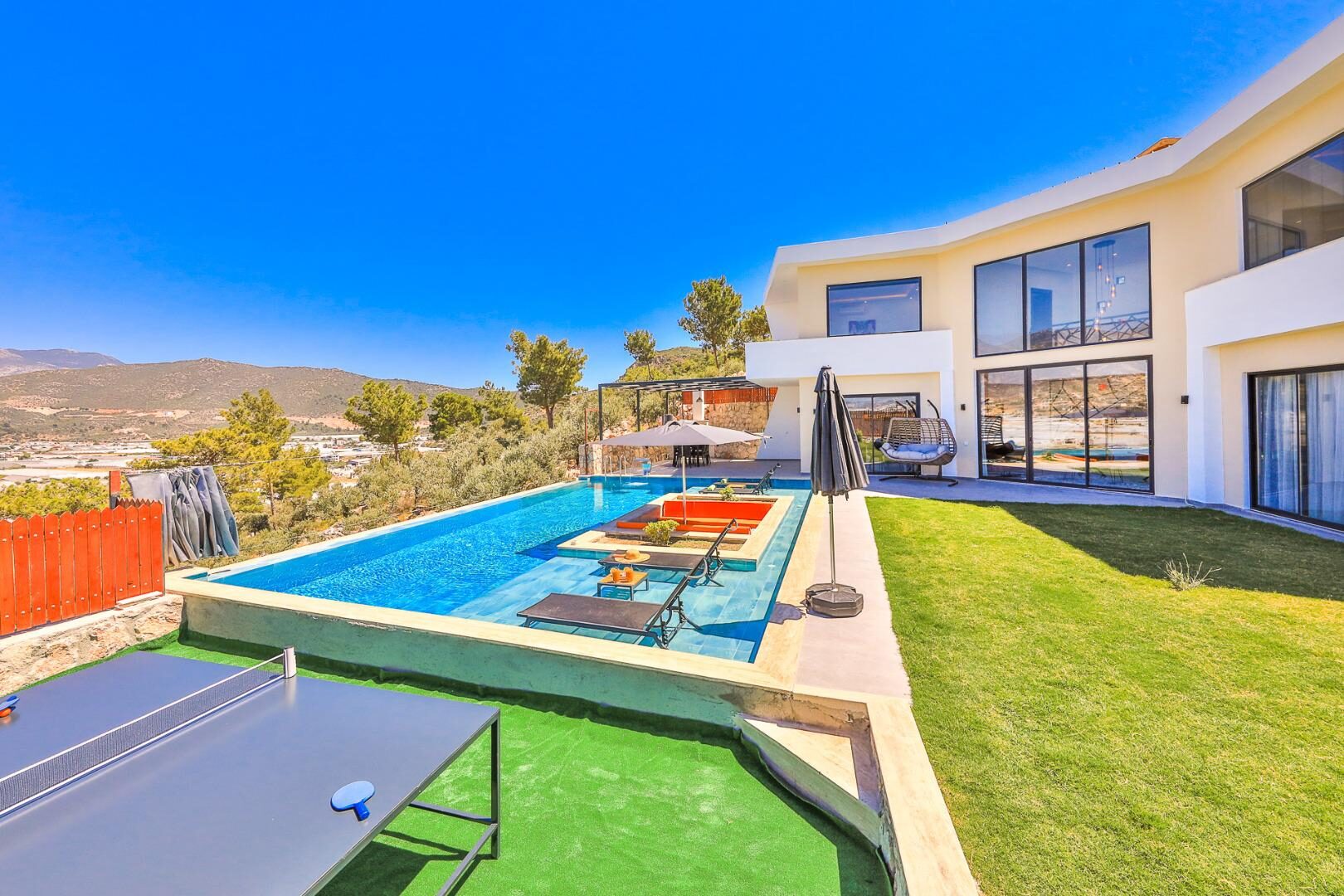 Villa Glass House — 13