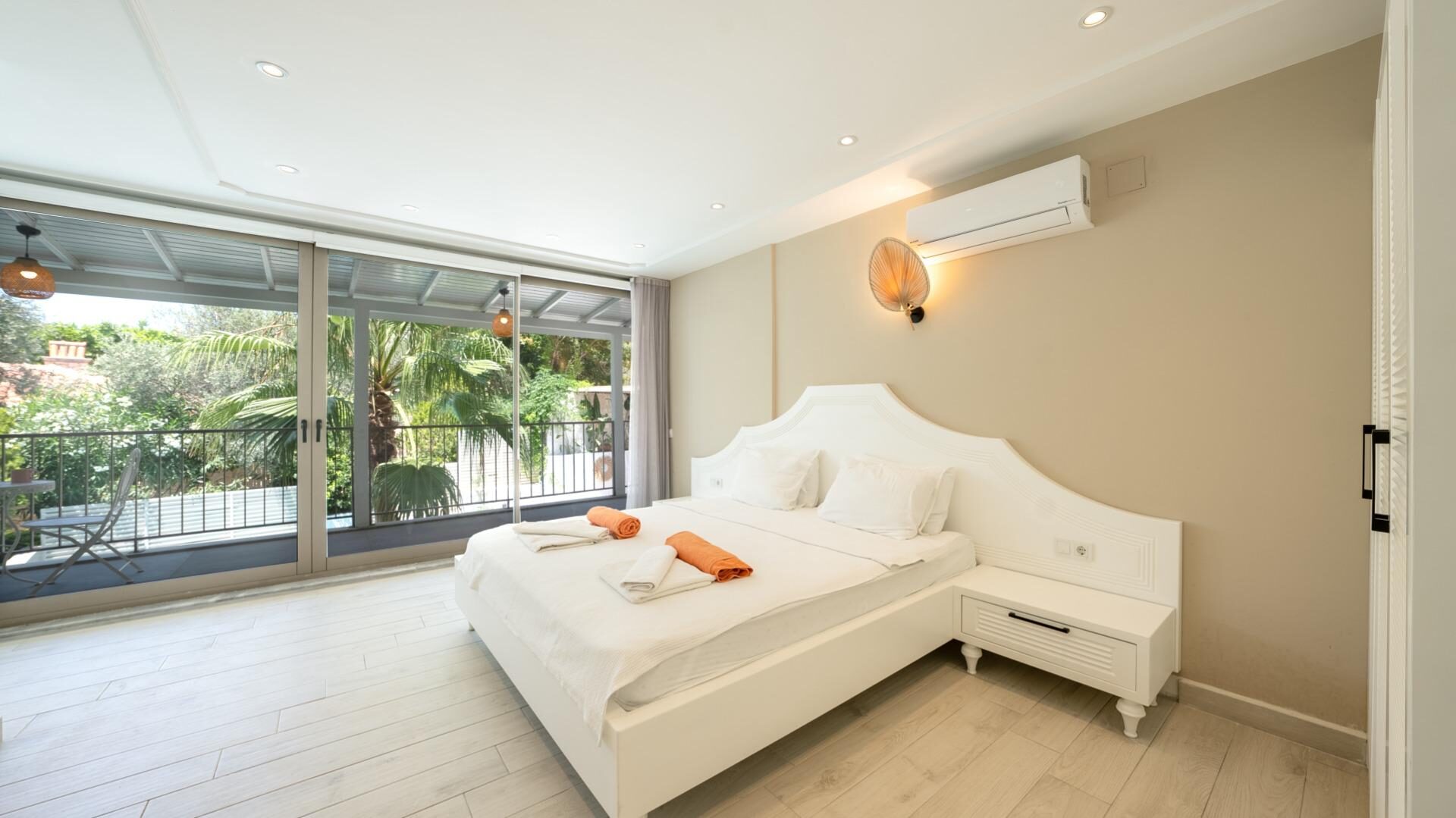 Villa Orange — 34