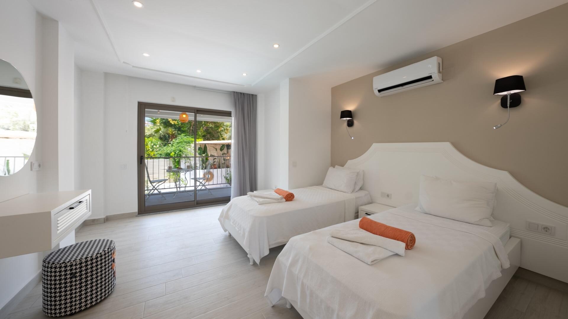 Villa Orange — 37