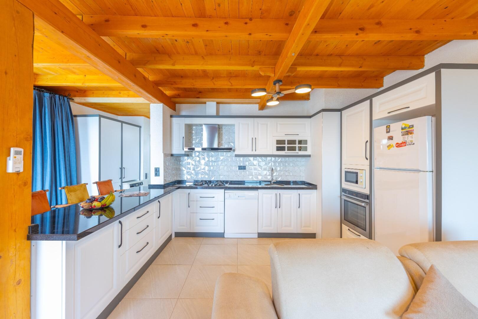 Villa Dacron — 23