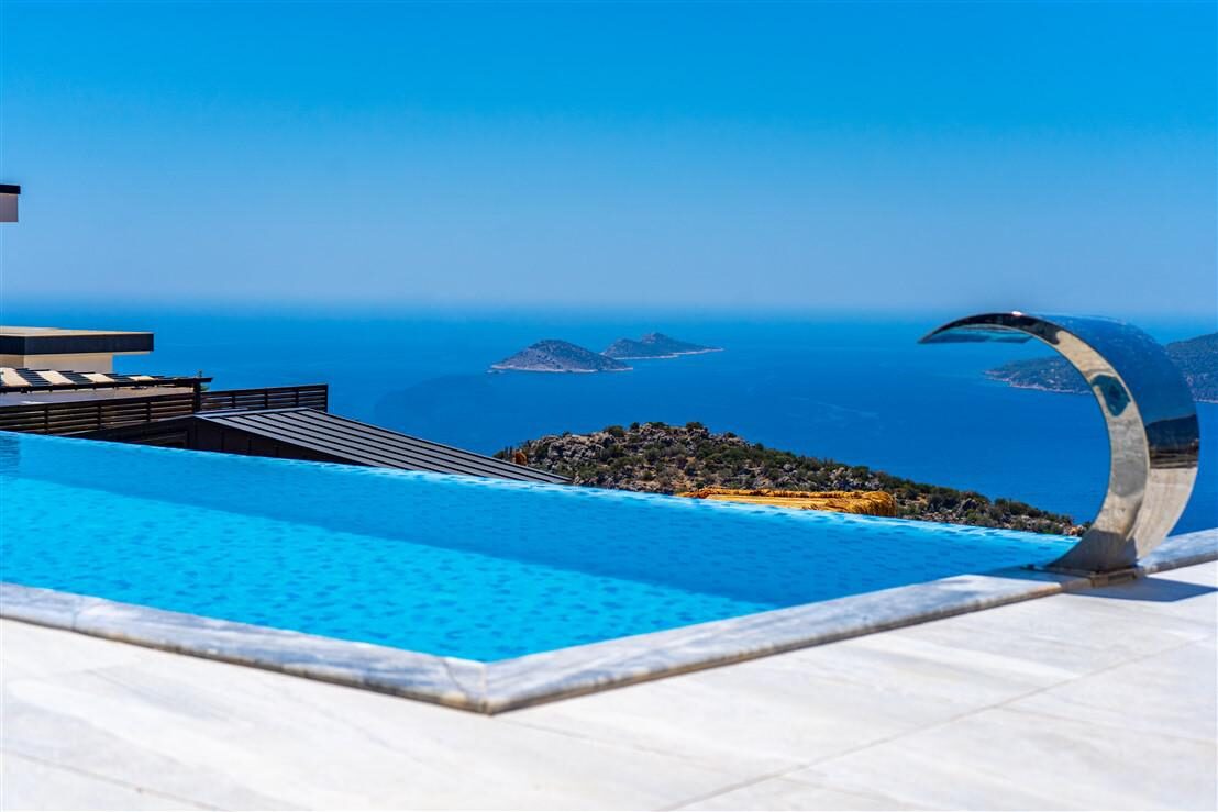 Villa July — 9